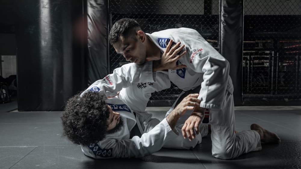 BJJ Training - Two practitioners sparring
